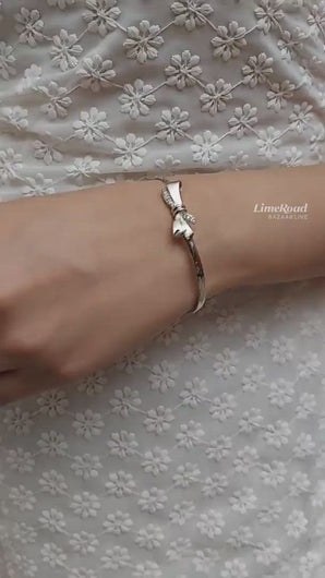 Silver bracelet infinity